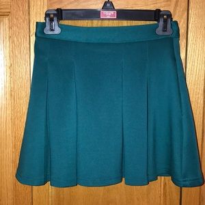 Green cheer style skirt